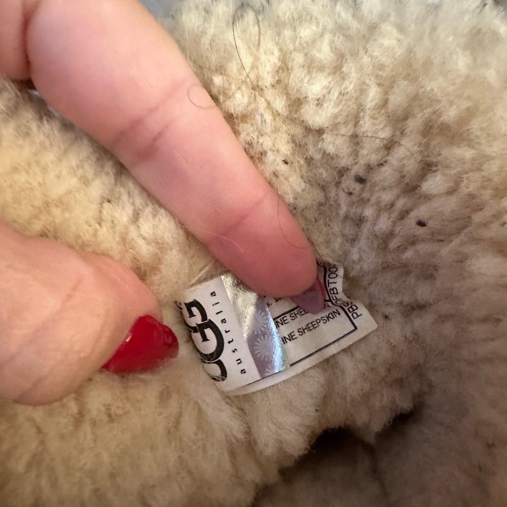 Ugg boots - Picture 9 of 9